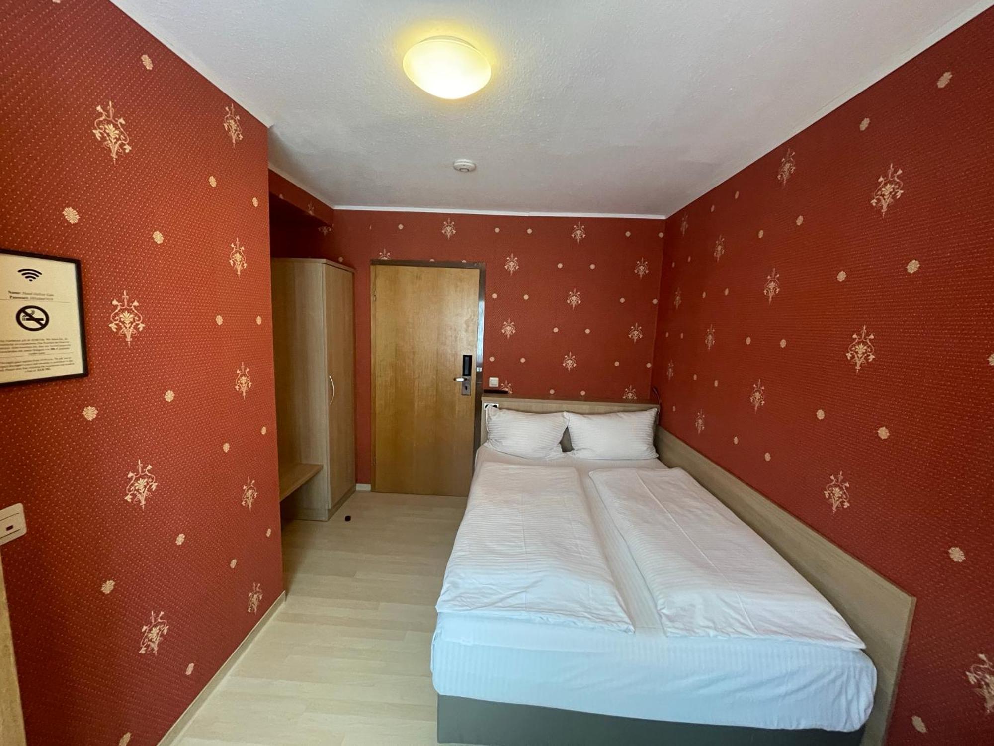 Small Double Room,1586823917:JPEG