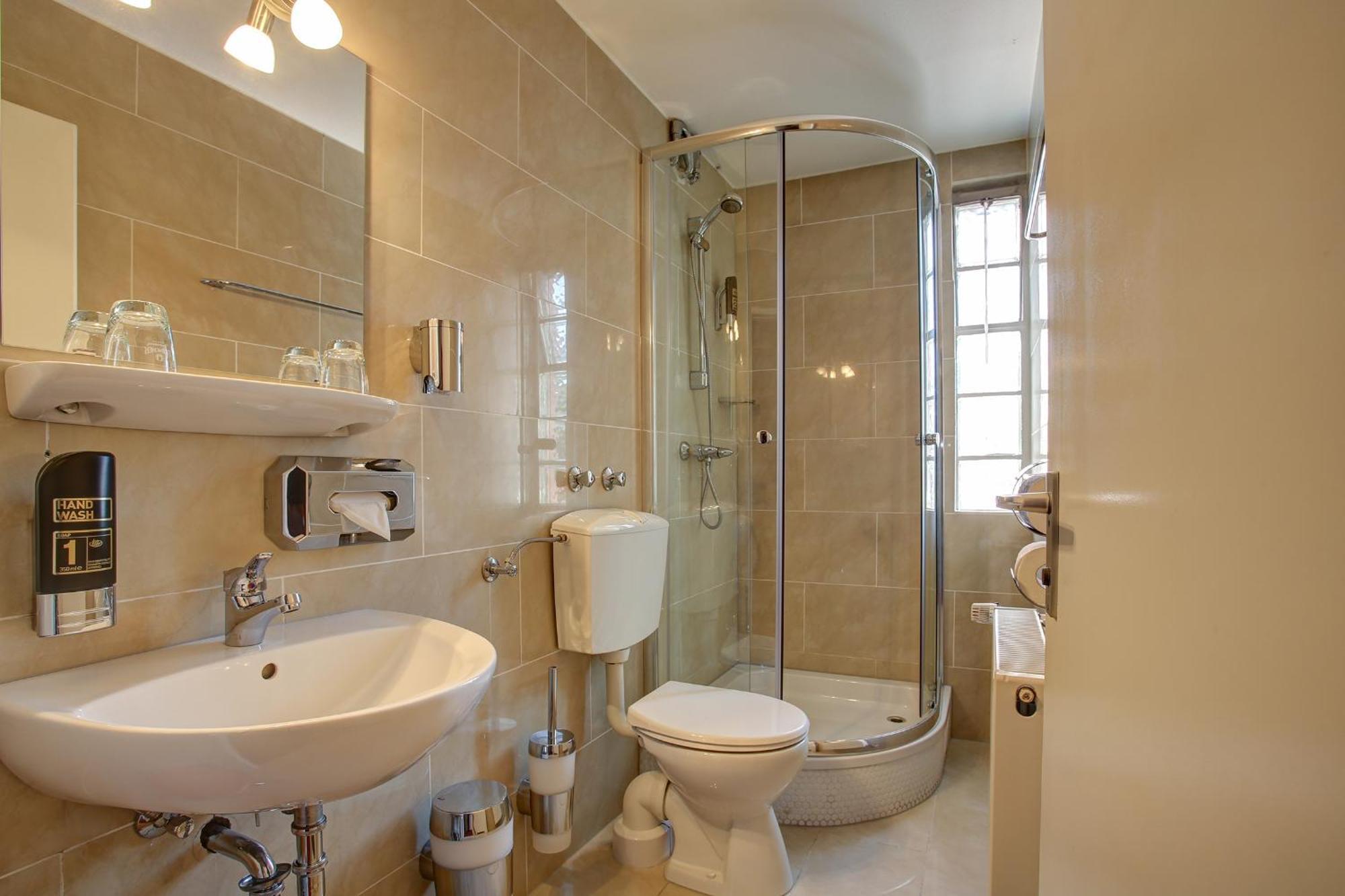 Quadruple Room,1247888461:JPEG